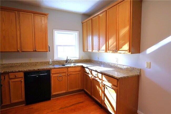 Building Photo - 217 Mountain View St