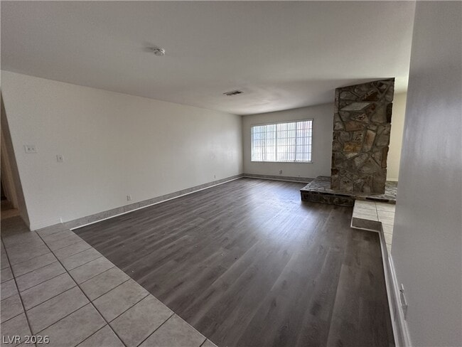 Building Photo - 7213 Roe Ct