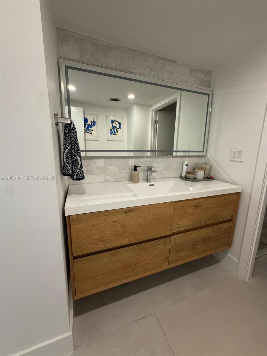 Building Photo - 2333 Brickell Ave