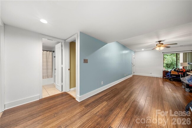 Building Photo - 222 Riverview Terrace