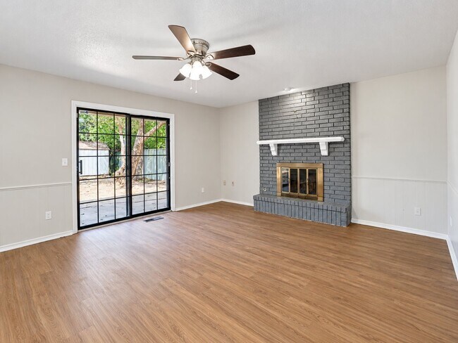Building Photo - 4745 Del Porte St