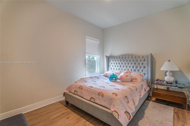 Building Photo - 4658 Greenway Dr