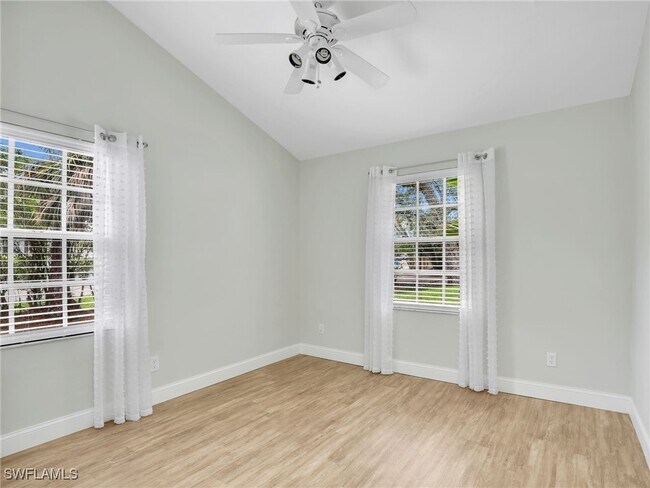 Building Photo - 1492 La Petite Ln