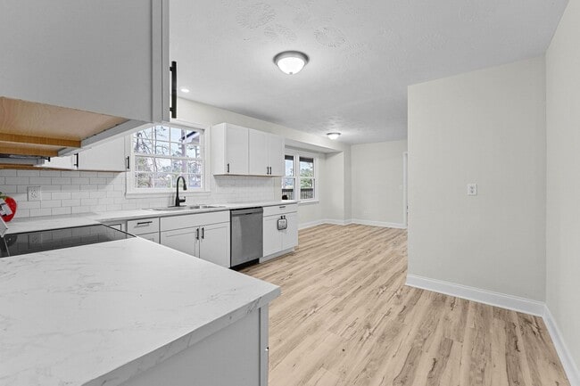 Building Photo - 1306 Dominica Dr