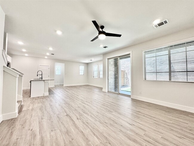 Building Photo - 8509 Shoreham