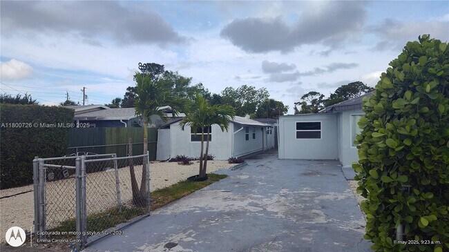 Primary Photo - 115 Walker Ave
