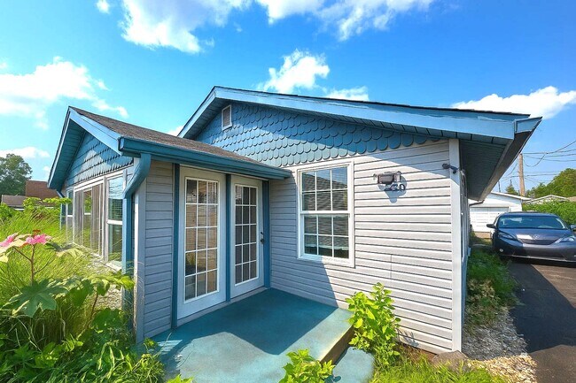 Primary Photo - 3030 Mars Hill St