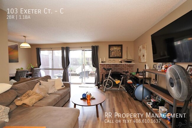 Building Photo - Spacious Updated Townhome in Well Maintain...