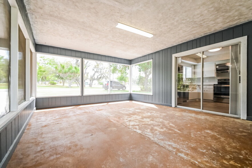Building Photo - 151 Rainbow Blvd