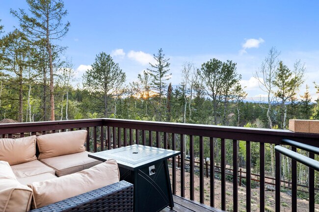 Building Photo - 213 S West St