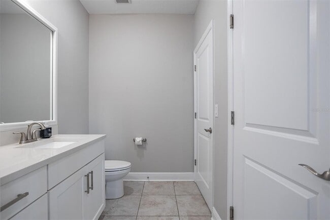 Building Photo - 412 S Albany Ave