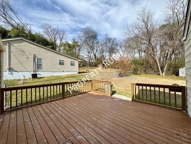 Building Photo - 32 Opal Rd