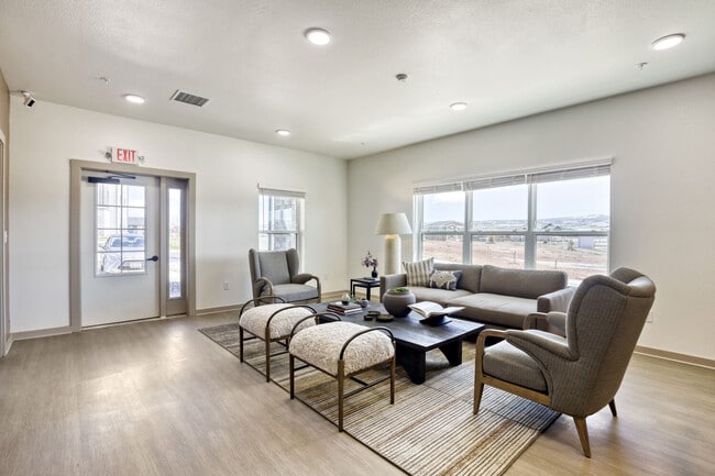 Building Photo - The Reserves at Grand View Heights
