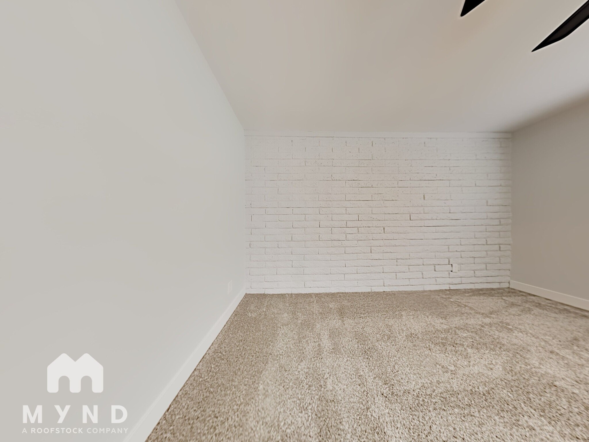 Building Photo - 2528 E Hermosa Dr