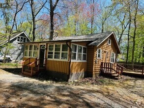 Building Photo - 180 Coon Den Rd