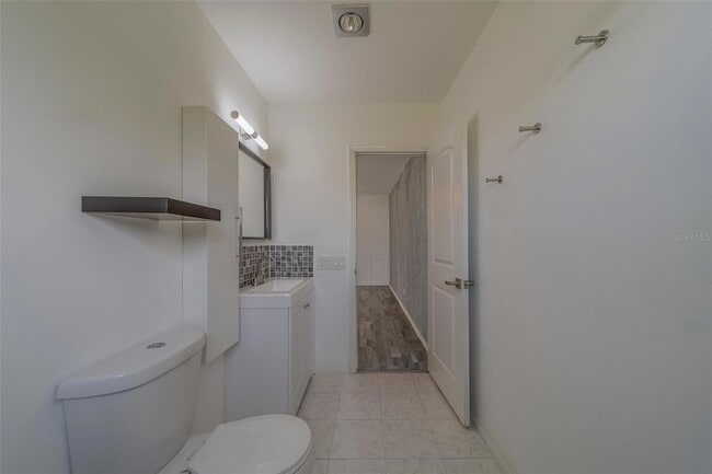 Building Photo - 2441 Persian Dr
