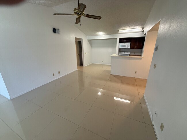 Building Photo - 2986 S University Dr