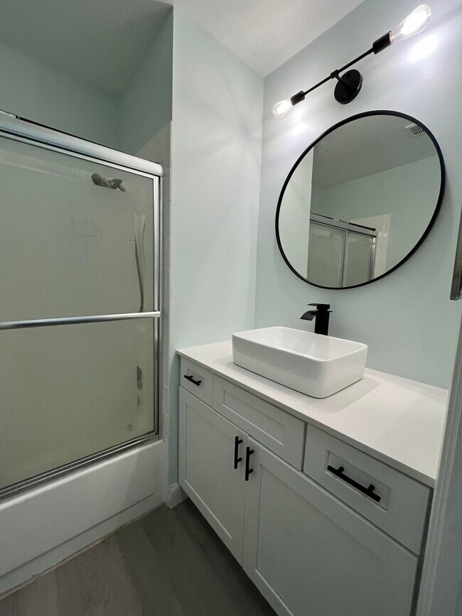 Building Photo - 4305 Coral Springs Dr