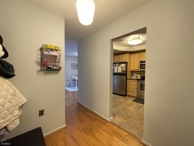 Building Photo - 2 br, 2 bath Condo - 10000 Stedwick Road