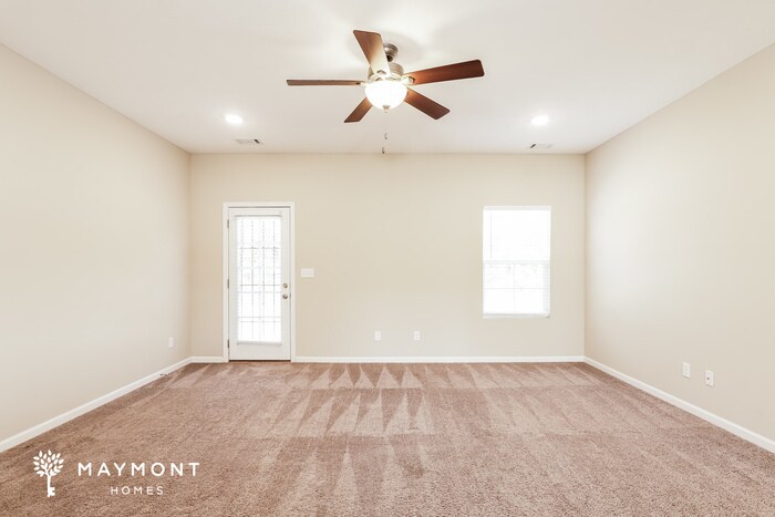 Building Photo - 1374 Oak Ln