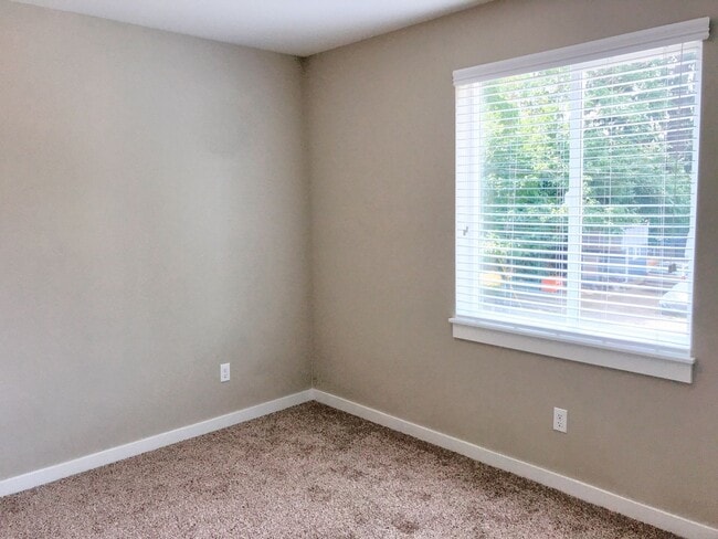 Building Photo - Mt. Scott-Arleta Newer Construction Home with AC, Attached Garage, Fenced Backyard