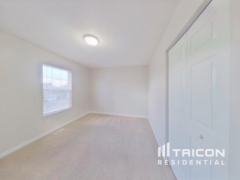 Building Photo - 131 Quiet Grove Dr