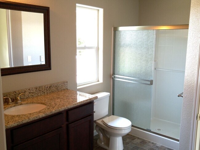 Building Photo - South Redding Home