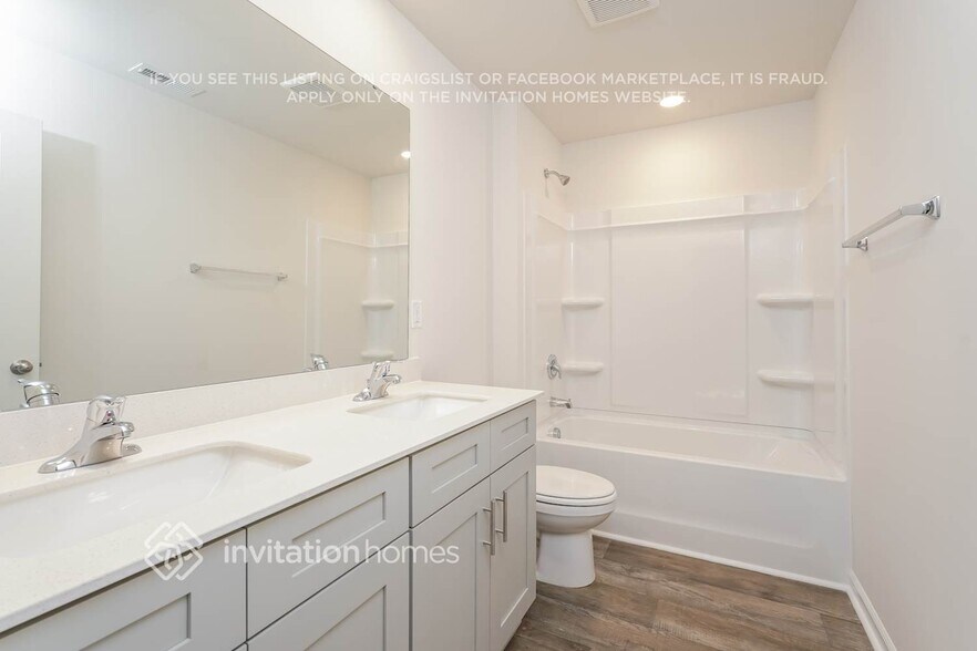 Building Photo - 606 Jack Pine St