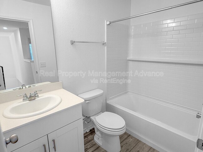 Building Photo - 846 Breakwater Dr