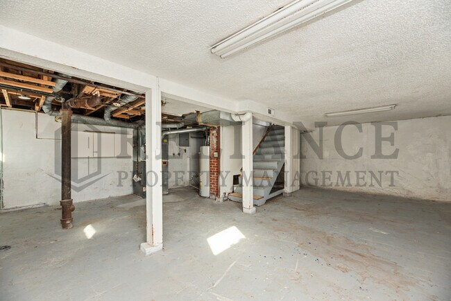Building Photo - 1017 N Pershing St