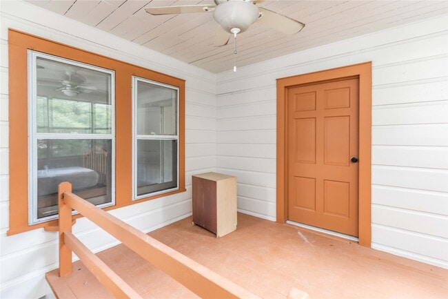 Building Photo - 118 N Caldwood Dr