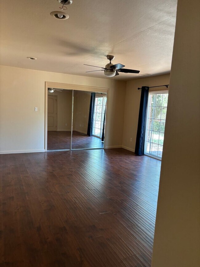 Building Photo - 16360 Placer Hills Rd