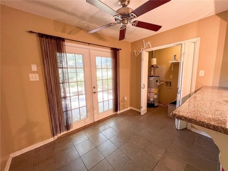 Building Photo - 953 Dickenson Ave