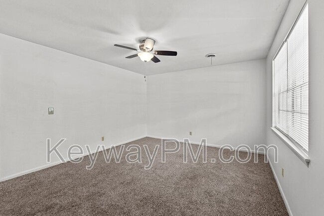 Building Photo - 413 Kingstree Rd