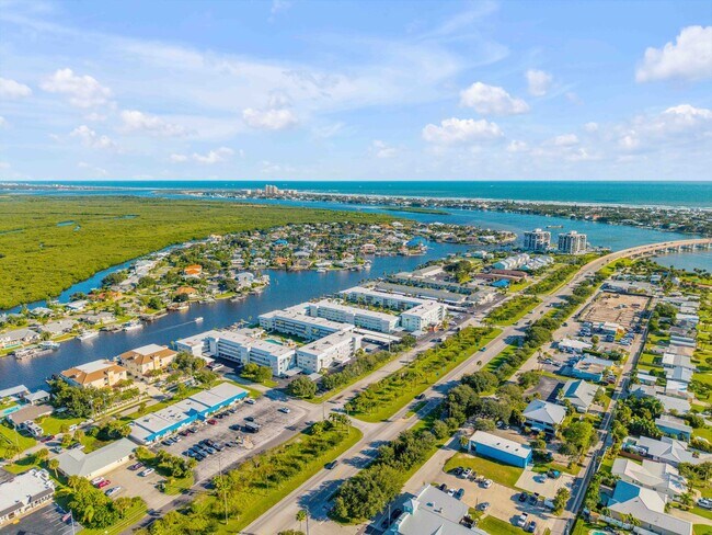 Building Photo - New Smyrna 2BD/2BA Beach Condo in Waterfront Community!