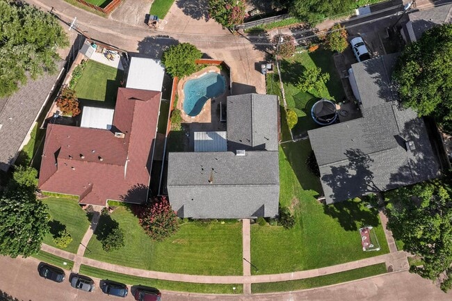 Building Photo - 10132 Medlock Dr