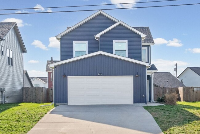 Building Photo - 3 Bedroom 2 1/2 Bath Home For Rent Near Post!