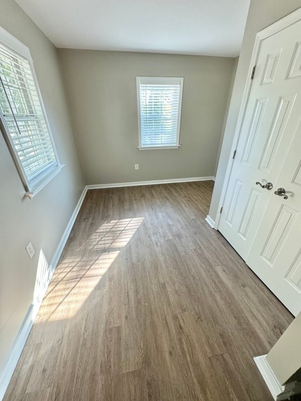 Building Photo - 623 E Gladstone Ave