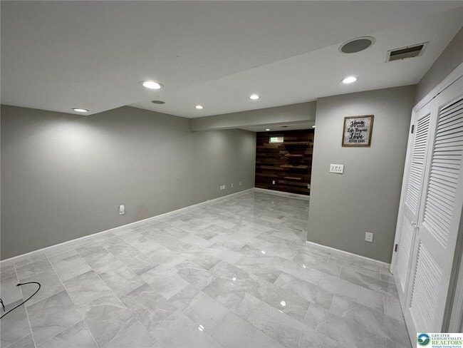 Building Photo - 112 Knollwood Dr