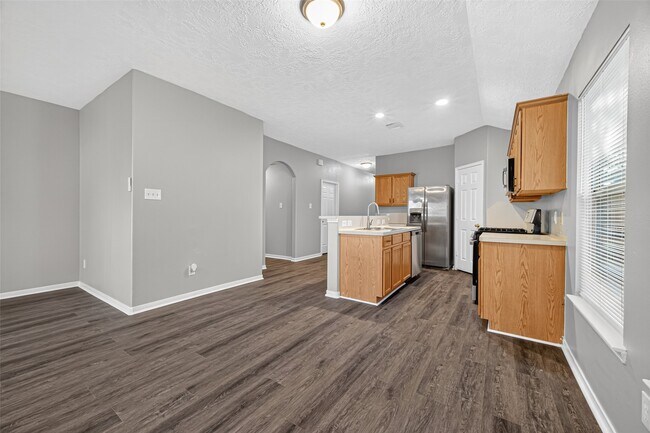 Building Photo - 8010 Indian Desert Dr
