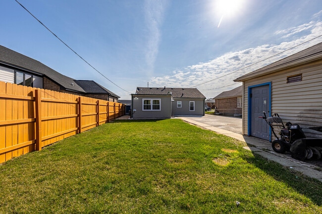 Building Photo - 7740 S Laramie Ave