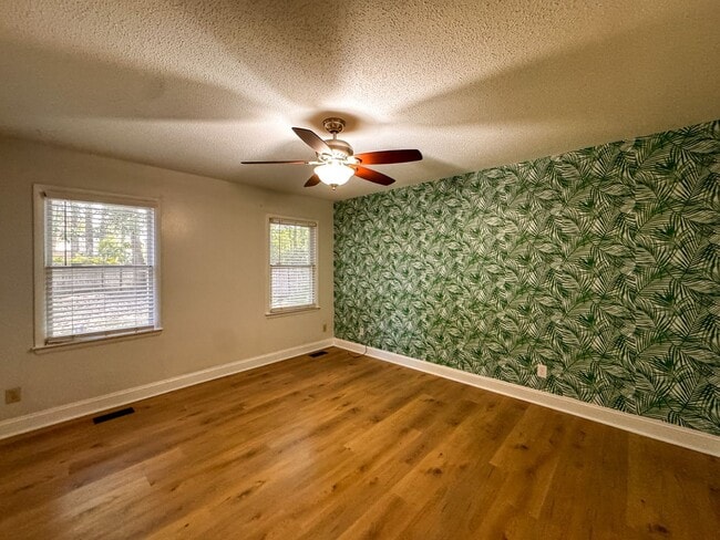 Building Photo - Stylish 3 Bed 2 Bath Home in Jack Britt