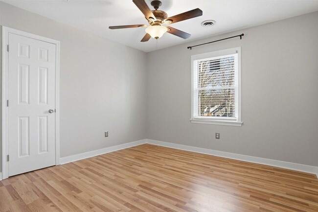 Building Photo - LOVELY 4 BEDROOM HOME IN MONACAN HILLS