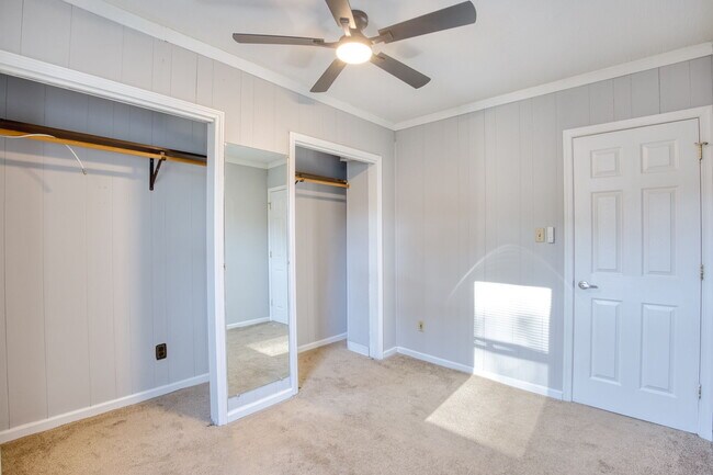 Building Photo - 2423 Shafer St