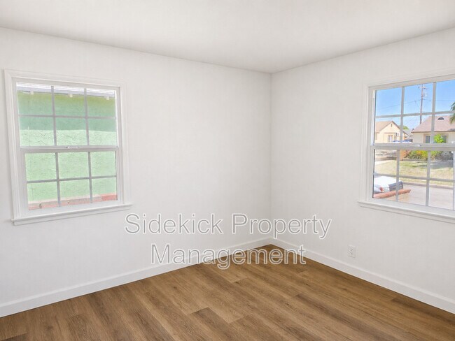 Building Photo - 8941 Songfest Dr