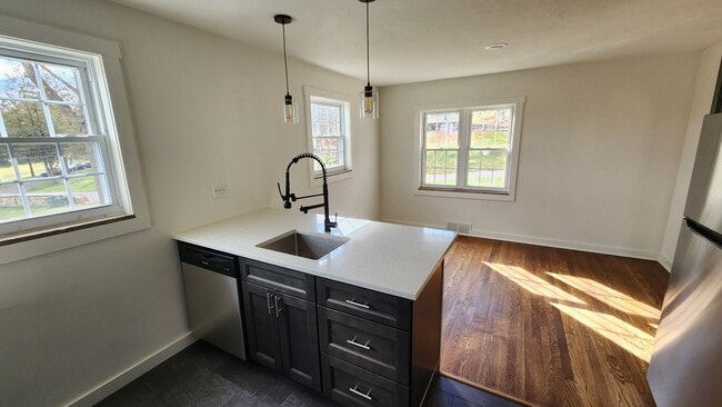 Building Photo - 4521 Gardenville Rd