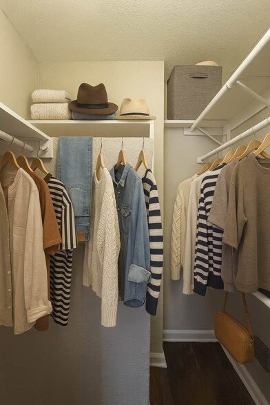 Building Photo - 4335 Cedar Springs Rd