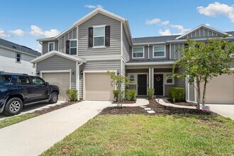 Building Photo - 3 Bedroom / 2.5 Bathroom Townhouse in the Meadows at Oakleaf