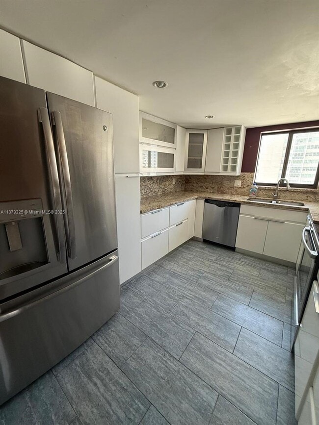 Building Photo - 1500 S Ocean Dr