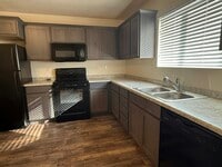 Building Photo - 96 670 N